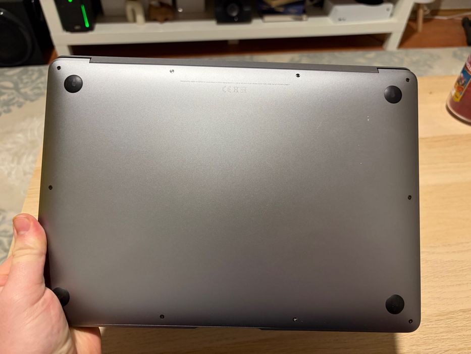 MacBook Air M1 - stare foarte buna