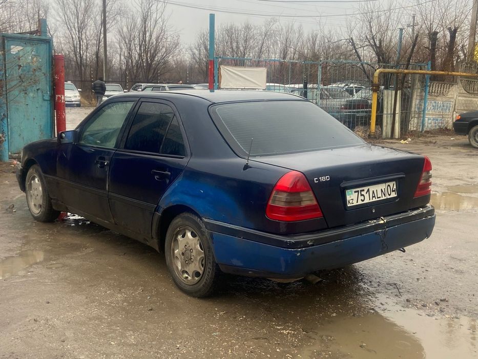 Продам мерседес с 180