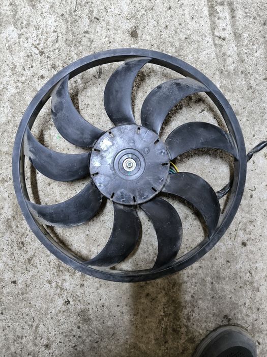 Продам вентелятор на Ниссан