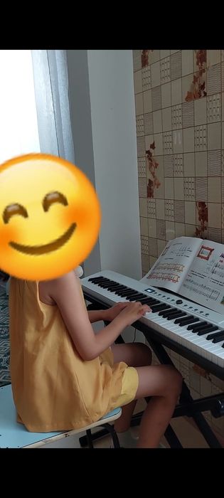 Пианино с подставкой