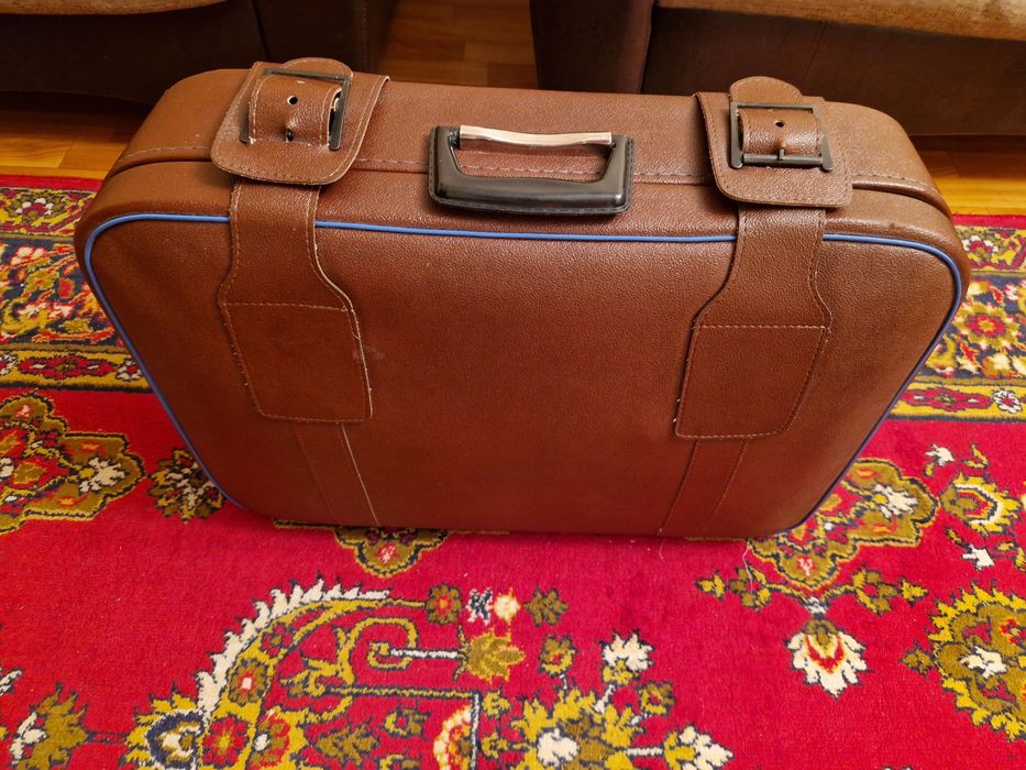 Чемоданы срочно в отличном состоянии