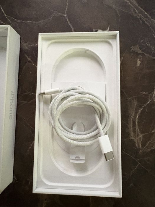 Продам iphone 16e в идеале