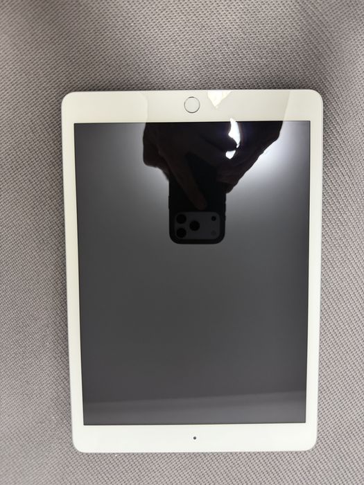 Ipad 8th gen 128 GB