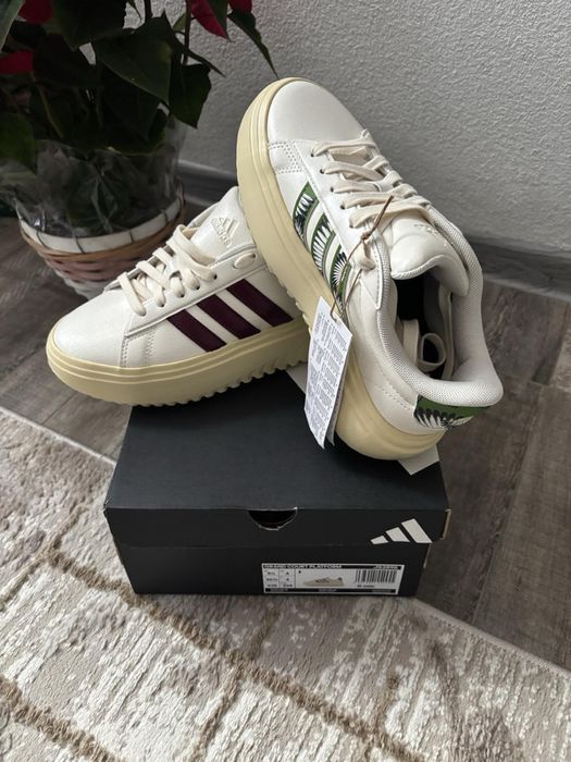 Дамски кецове Adidas