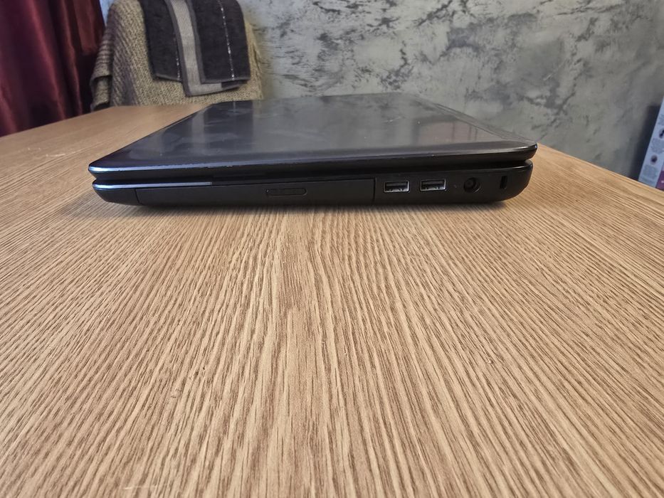 Vând laptop HP 655