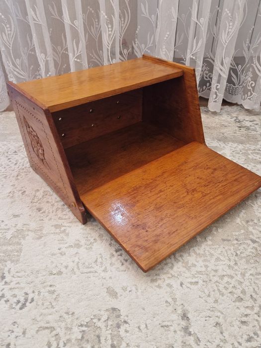 Продам хлебницу деревянную