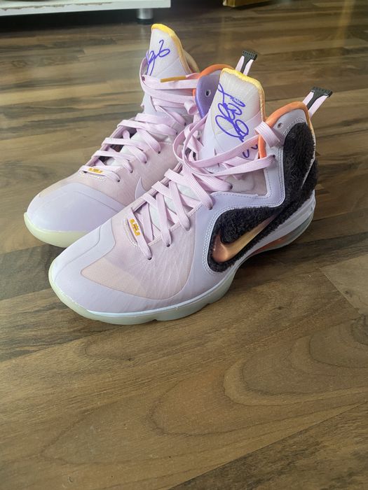 adidasi de baschet Lebron