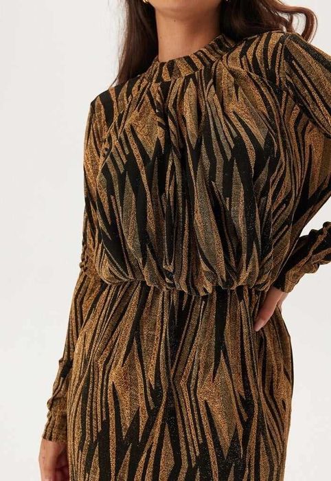 Нова рокля блестяща рокля