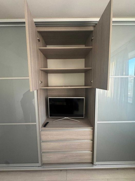 Dulap cu usi glisante, I:240cm x L:320cm