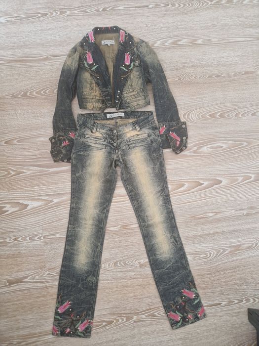 Дънки и дънково яке