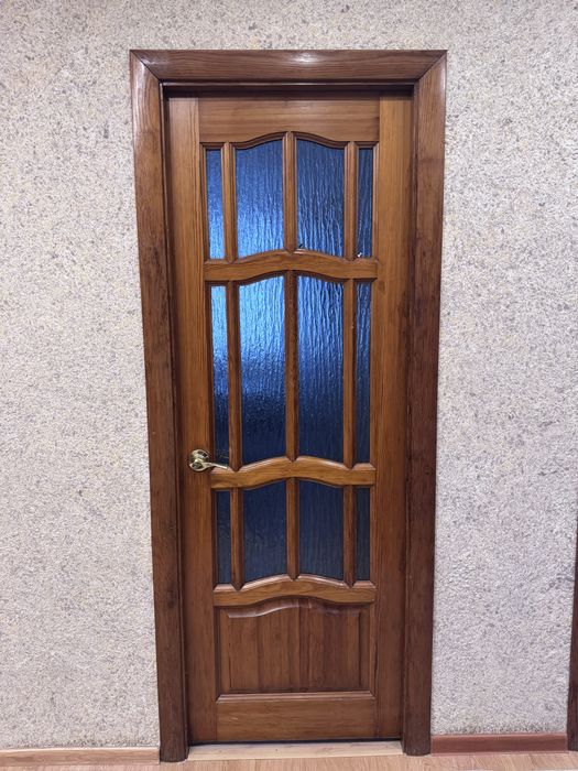 Двери из чистого дерева