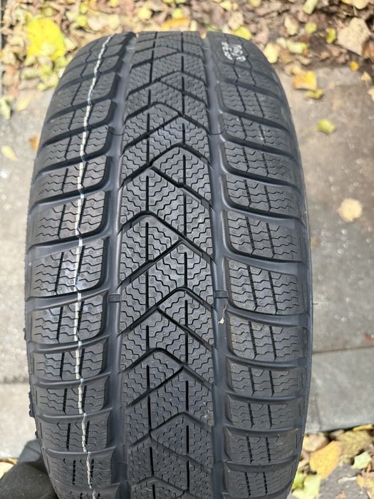 1 anvelopa de iarna 205 55 16 pirelli sottozero 3 runflat nou!