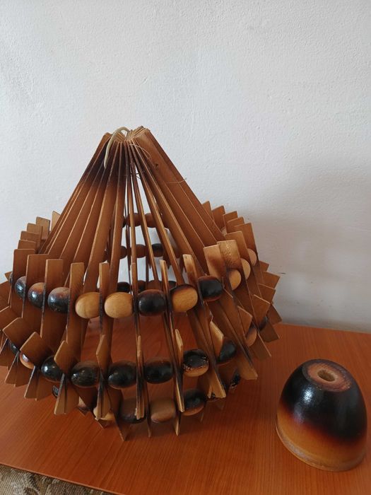 Veioza/Lustra de tavan din lemn, vintage, model deosebit.