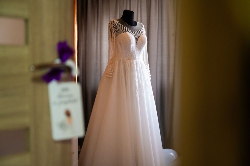 Vând rochie de mireasă