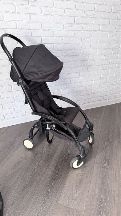 Продам компактную коляску