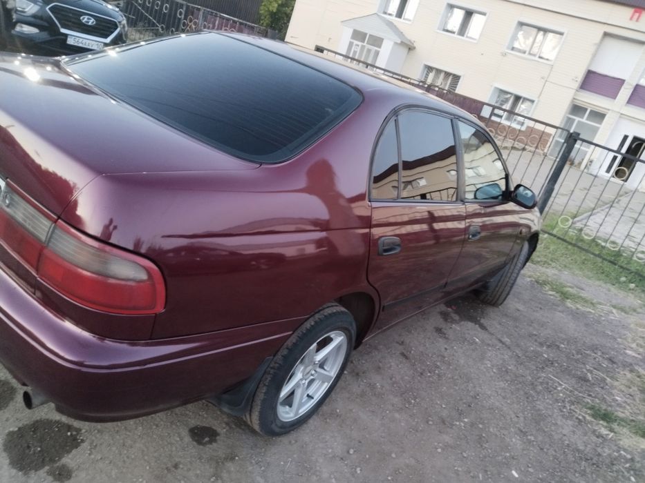 Продам toyota carina e