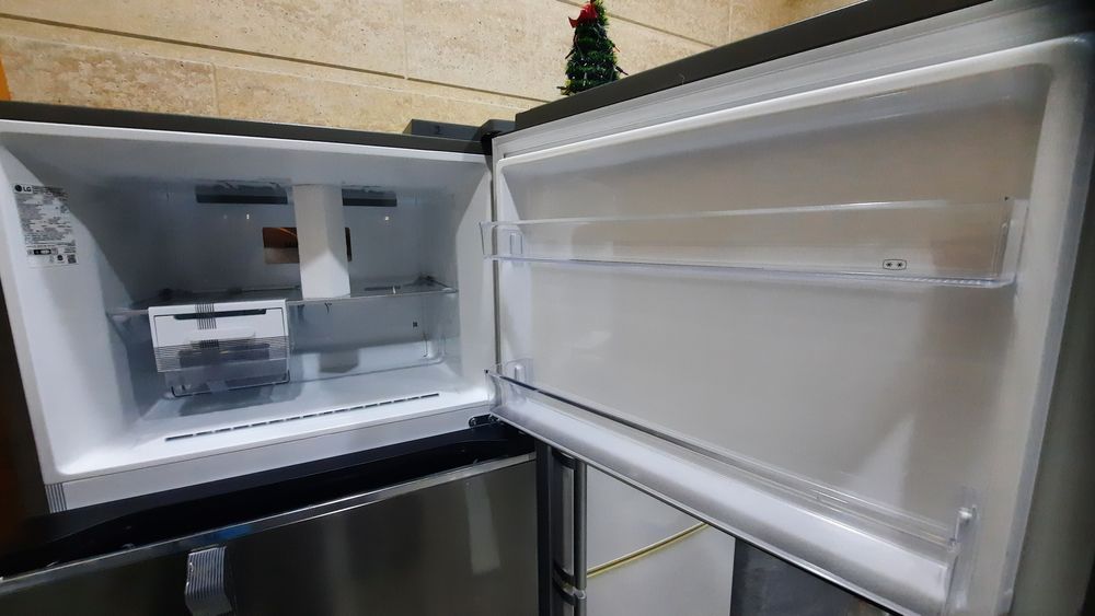 СРОЧНО. LG новый холодильник продаётся