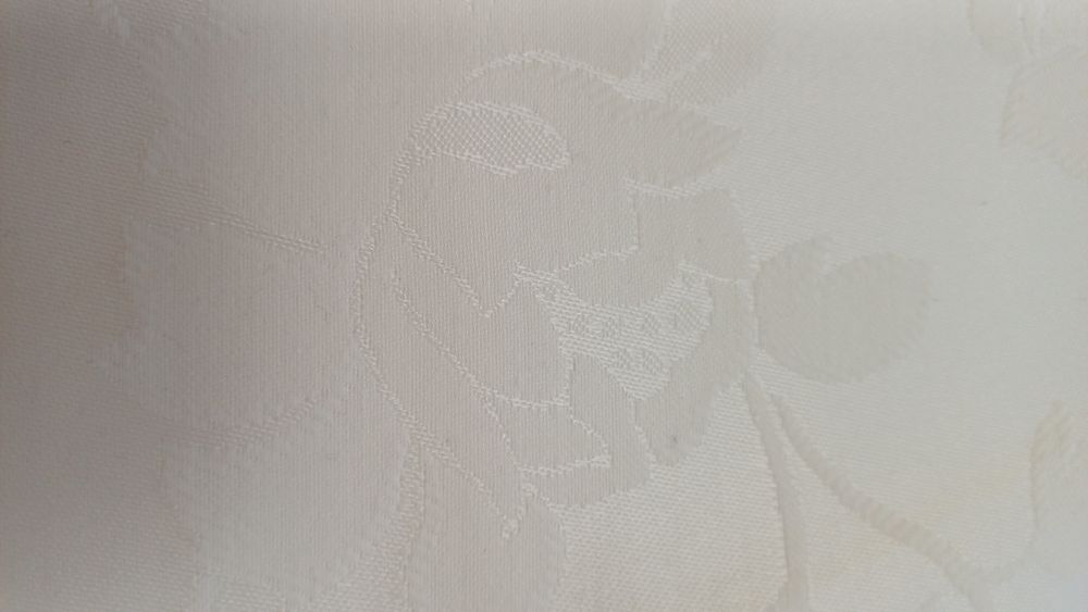 Продам скатерть на стол