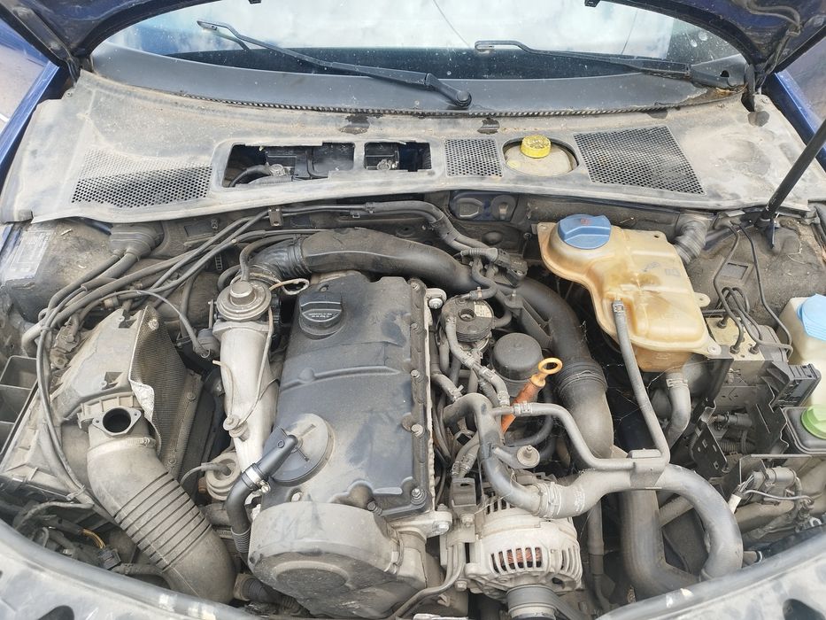 Продавам Пасат Б 5.5  1.9 131 На части