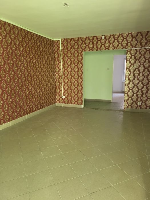 Închiriez  un spațiu comercial la parter de bloc în Târgu Mureș