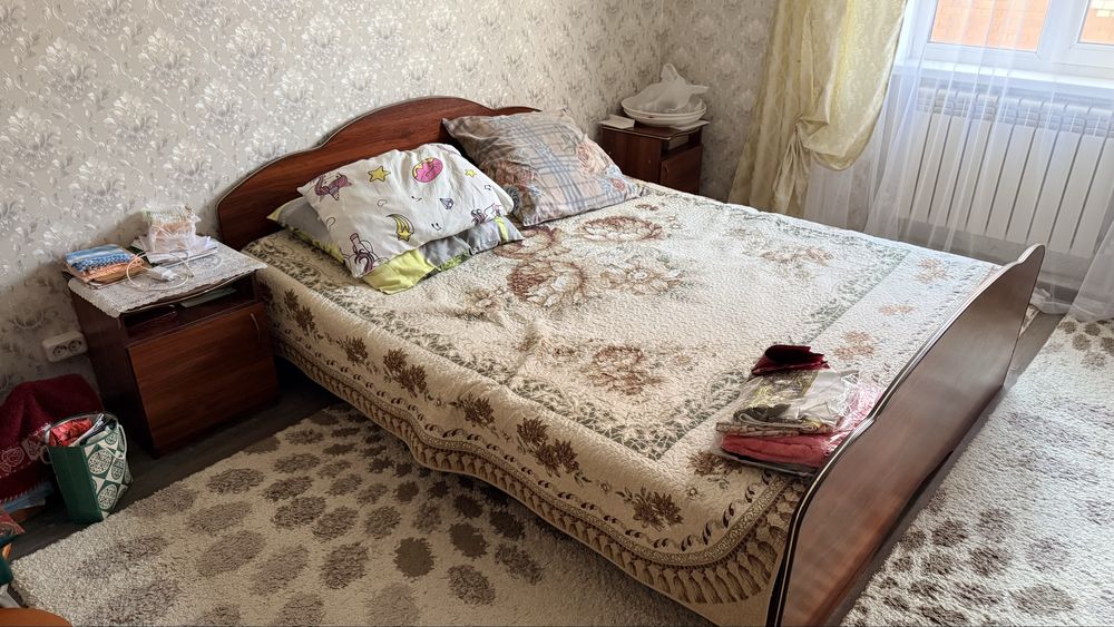 Двуспальная кровать