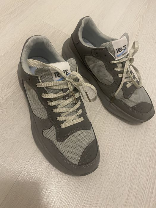 Продам кросовки новые