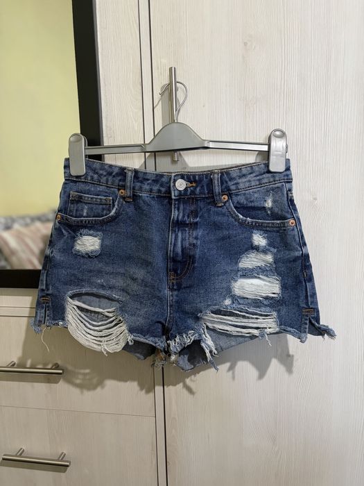 Pantaloni scurti