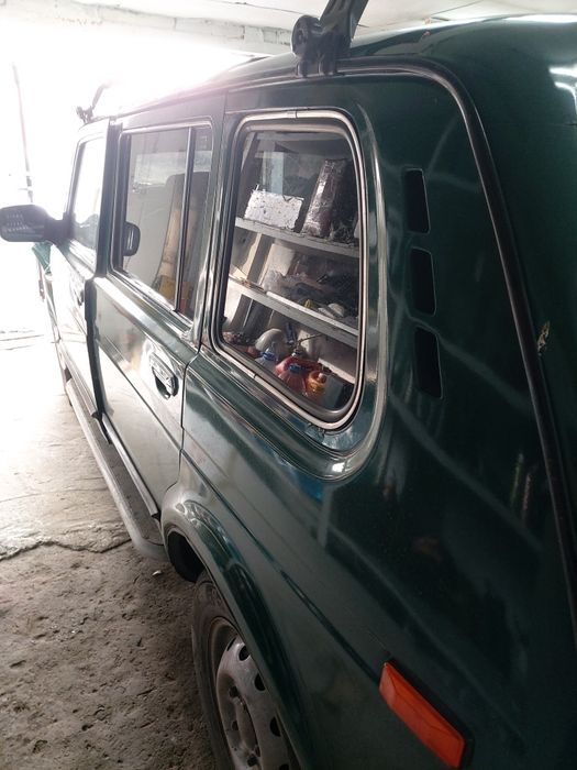 Нива 2131 5 дверная