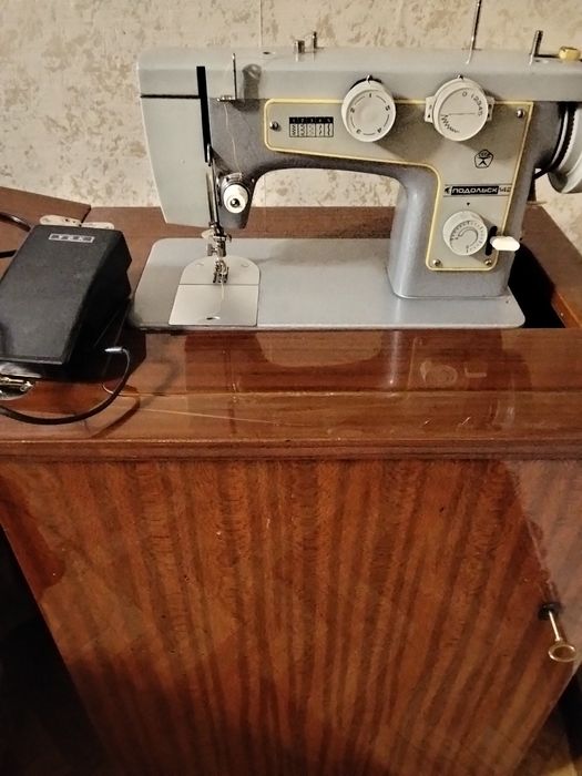 Швейная машина "Подольск 142"