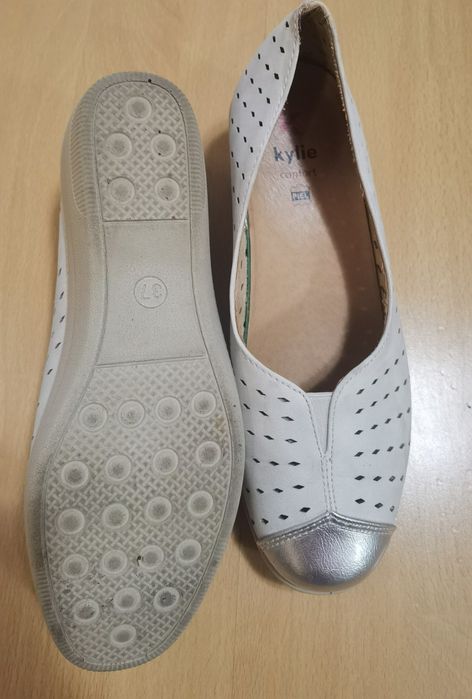 Продавам дамски обувки