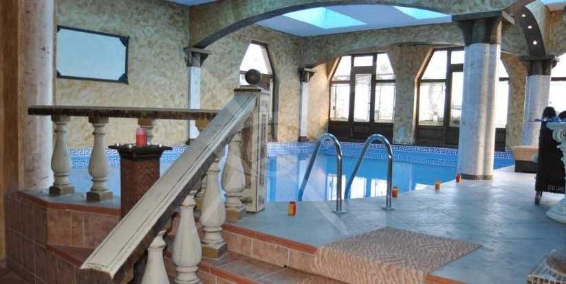 Продава се Хотел в Свети Влас - 2562 кв.м за 609 €/кв.м - Снимка #1