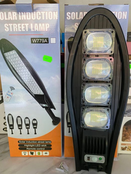 Lampă Stradală Solară de Exterior