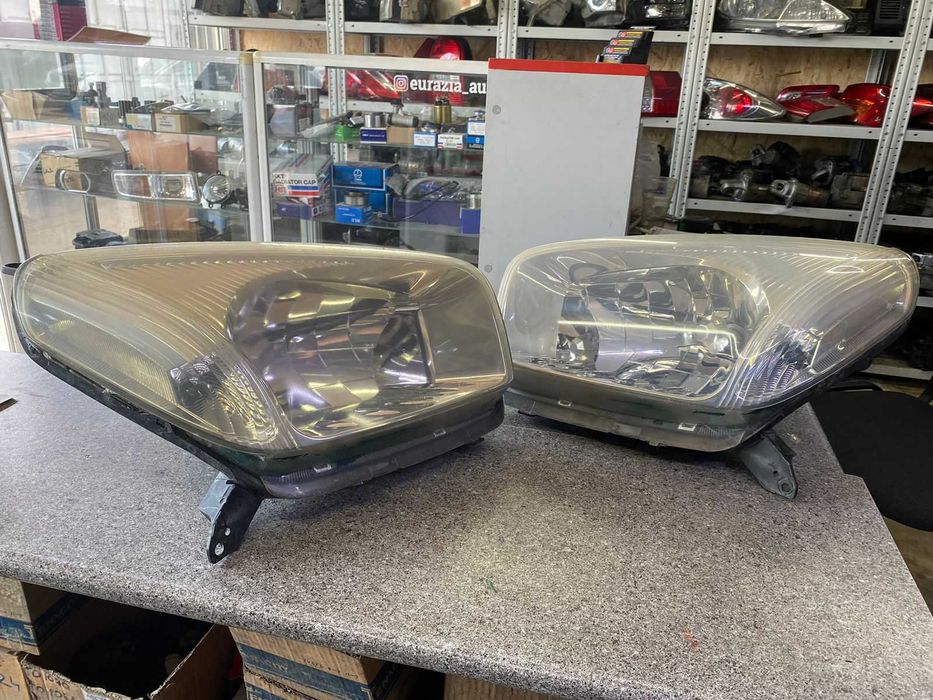 Фары Toyota RAV-4  2001г. в. Оригинал б. У из Японии цена за 1 шт