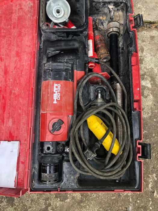 Vand masina de carotat