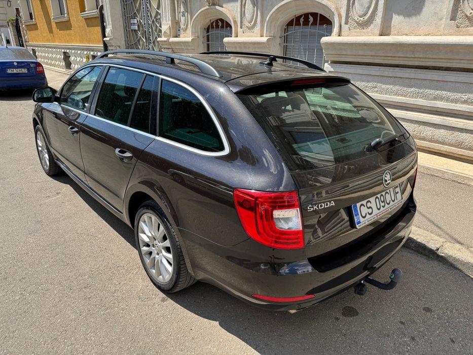 Vând Skoda Superb