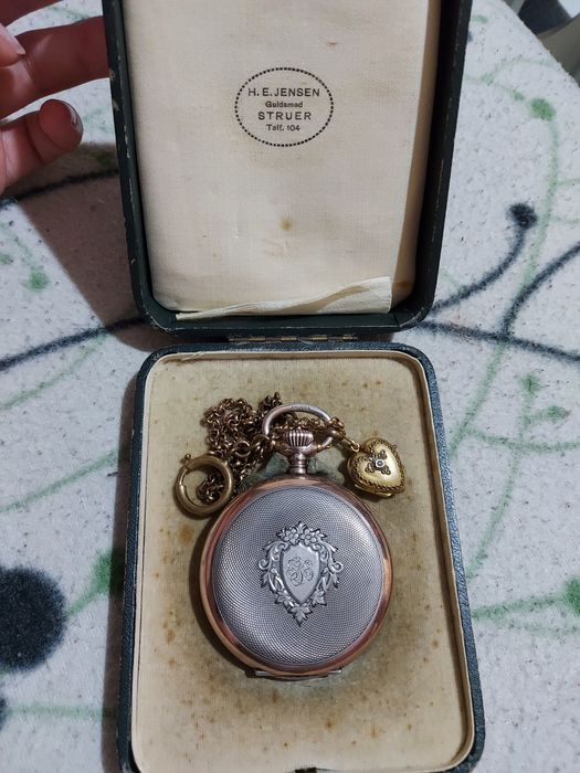 Античен часовник Omega