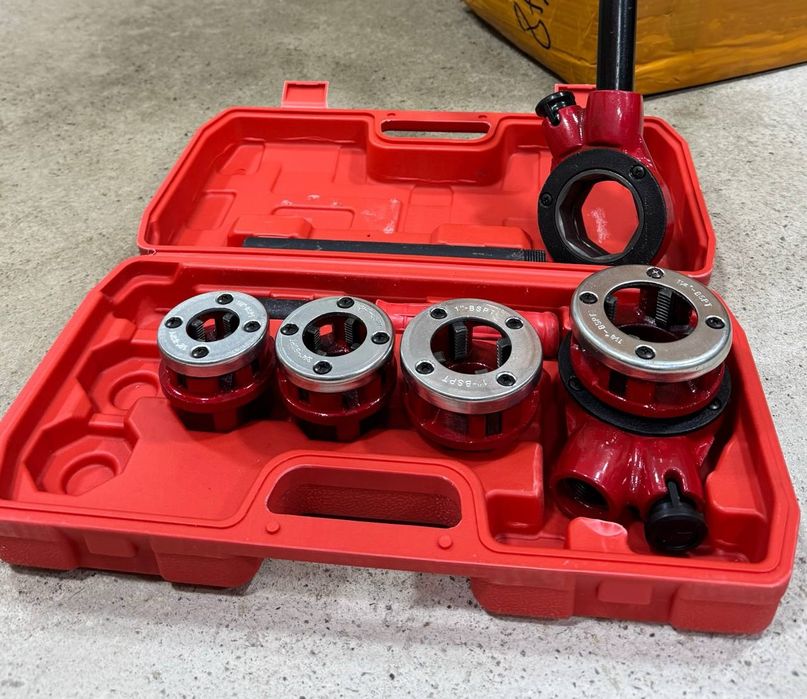 Набор плашек для нарезки резьбы труб