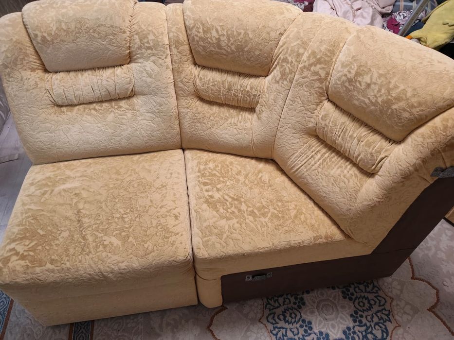 Диван в хорошем состоянии