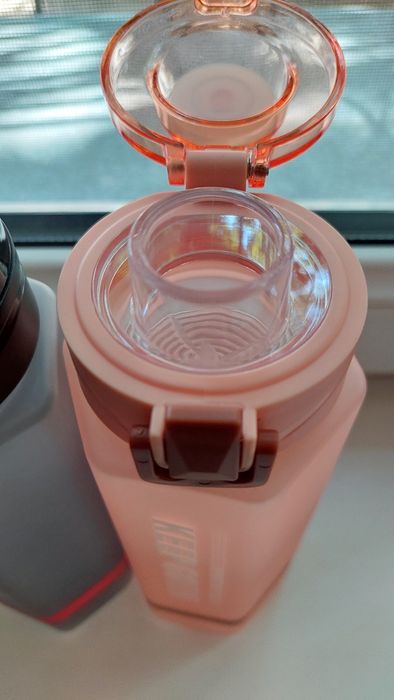 Готовите детей к школе? Незабудьте приобрести удобные поилки для детей