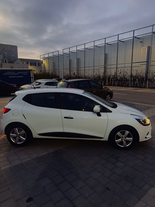 Vând Renault Clio