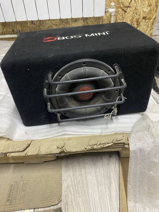 Сабвуфер BOSS MINI
