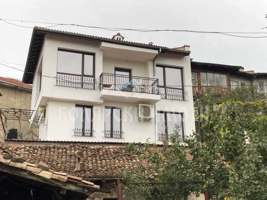 Новопостроена къща до Самоводска чаршия