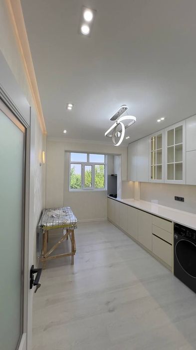 Пpoдаю 2х ком отдельный Bxoд 65м2 метро Миллий Бог Ош Маpkaz