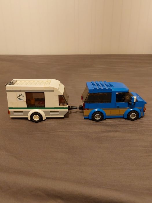 Lego City Furgoneta si Rulota 60117