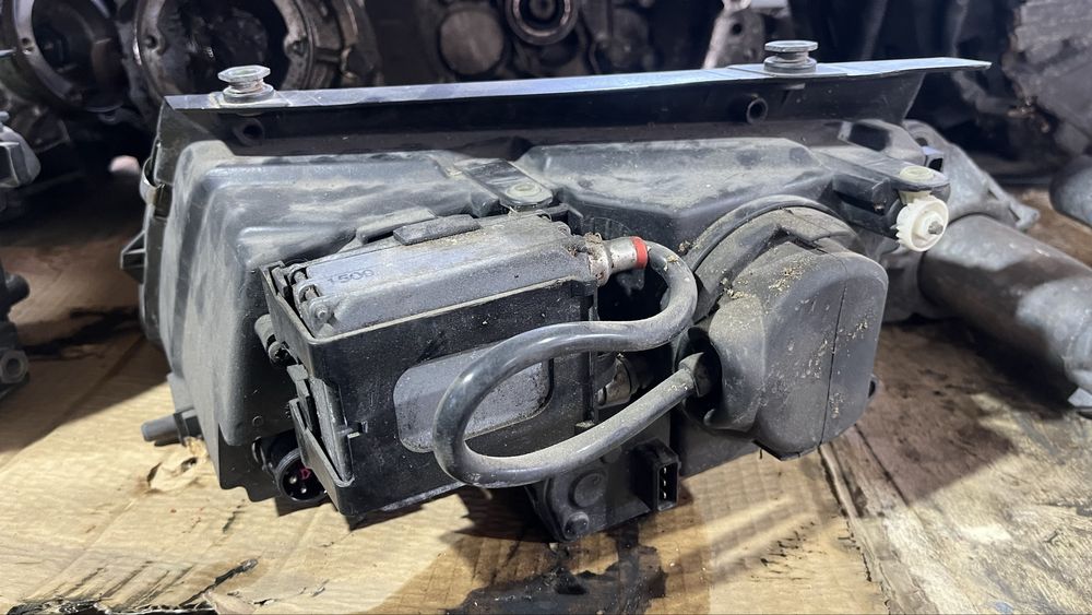 Оригинальные фары Пассат б5