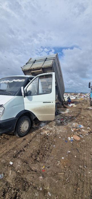 Вывоз мусора на свалку, самосвал