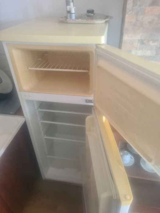 Хладилник с камера Канди