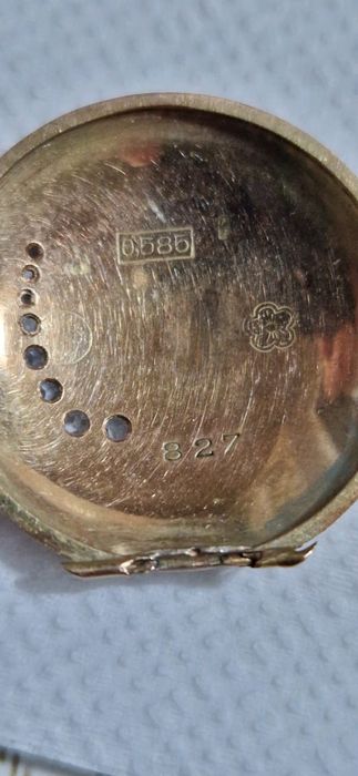 Золотые часы (+есть бриллианты)