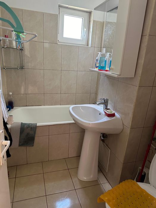 Inchiriez Apartament 2 camere decomandat