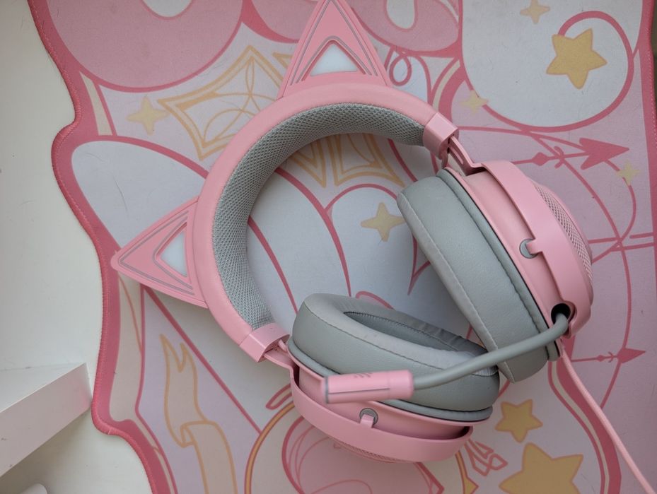 Розови гейминг слушалки Razer Kraken Kitty